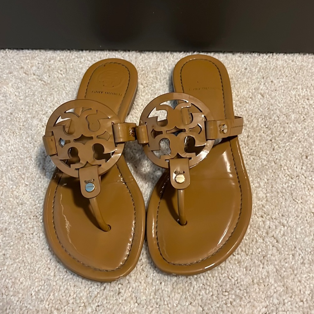 Tory Burch Miller flip flop sandals patent 7.5